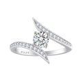 Damen Verlobungsring mit modernem Ringdesign und strahlendem Hauptstein Shop Nory
