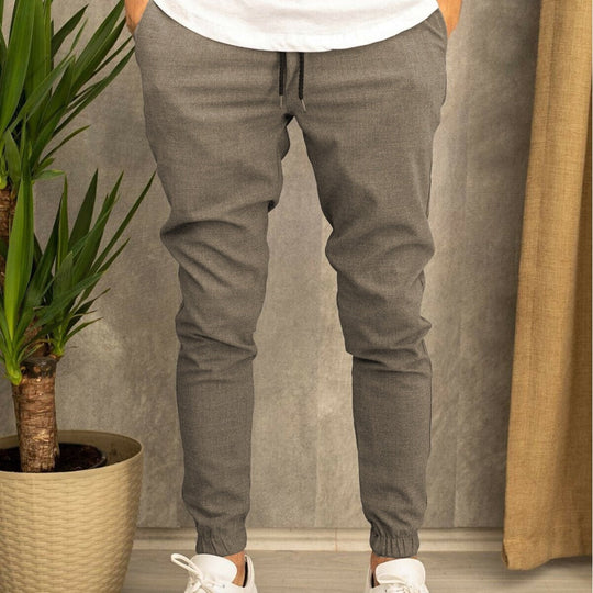 Herren Slim-Fit Jogginghose mit elastischem Bund und praktischen Seitenklapptaschen