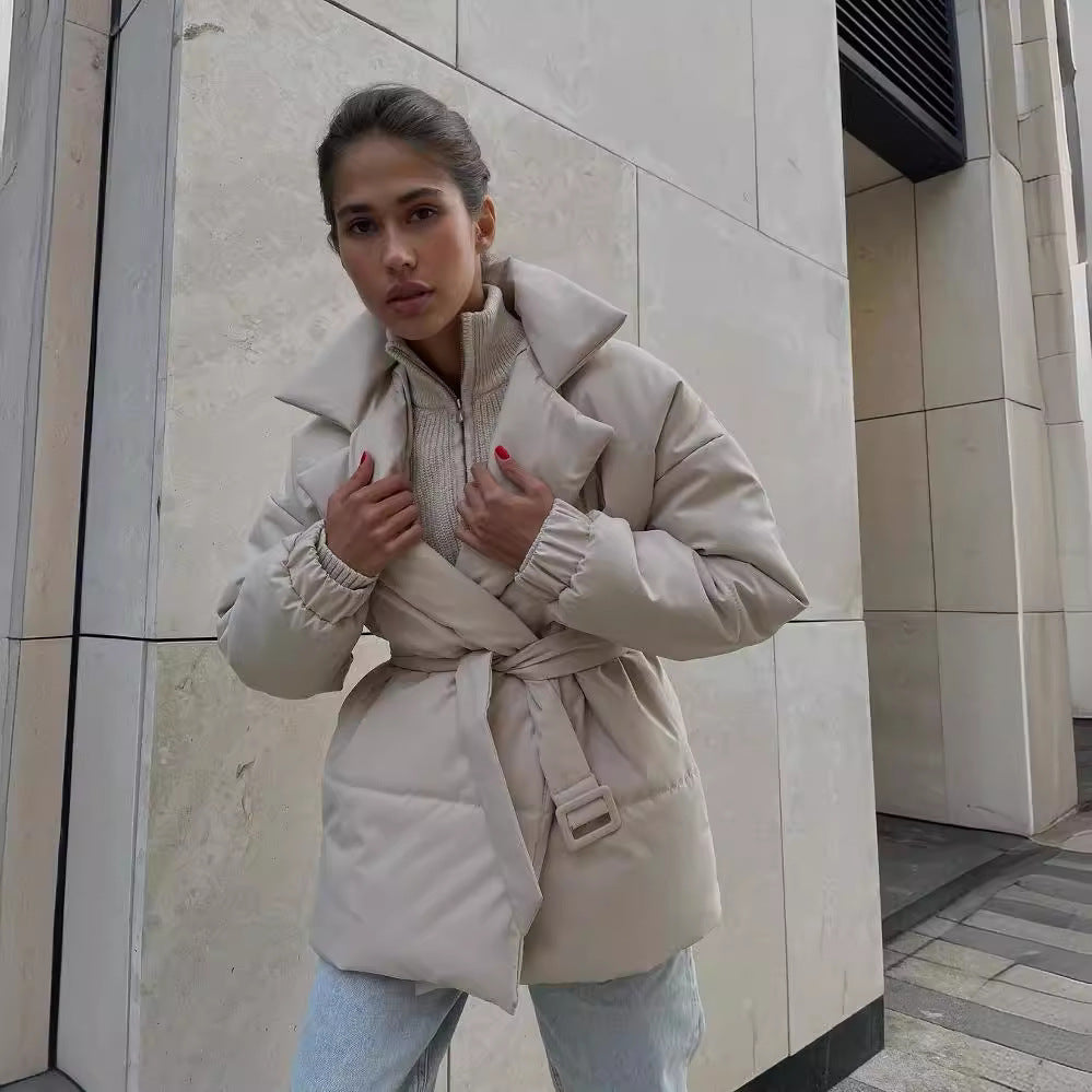 Damen Wattierte Taillierte Steppjacke mit Gürtel und Kapuze Shop Nory