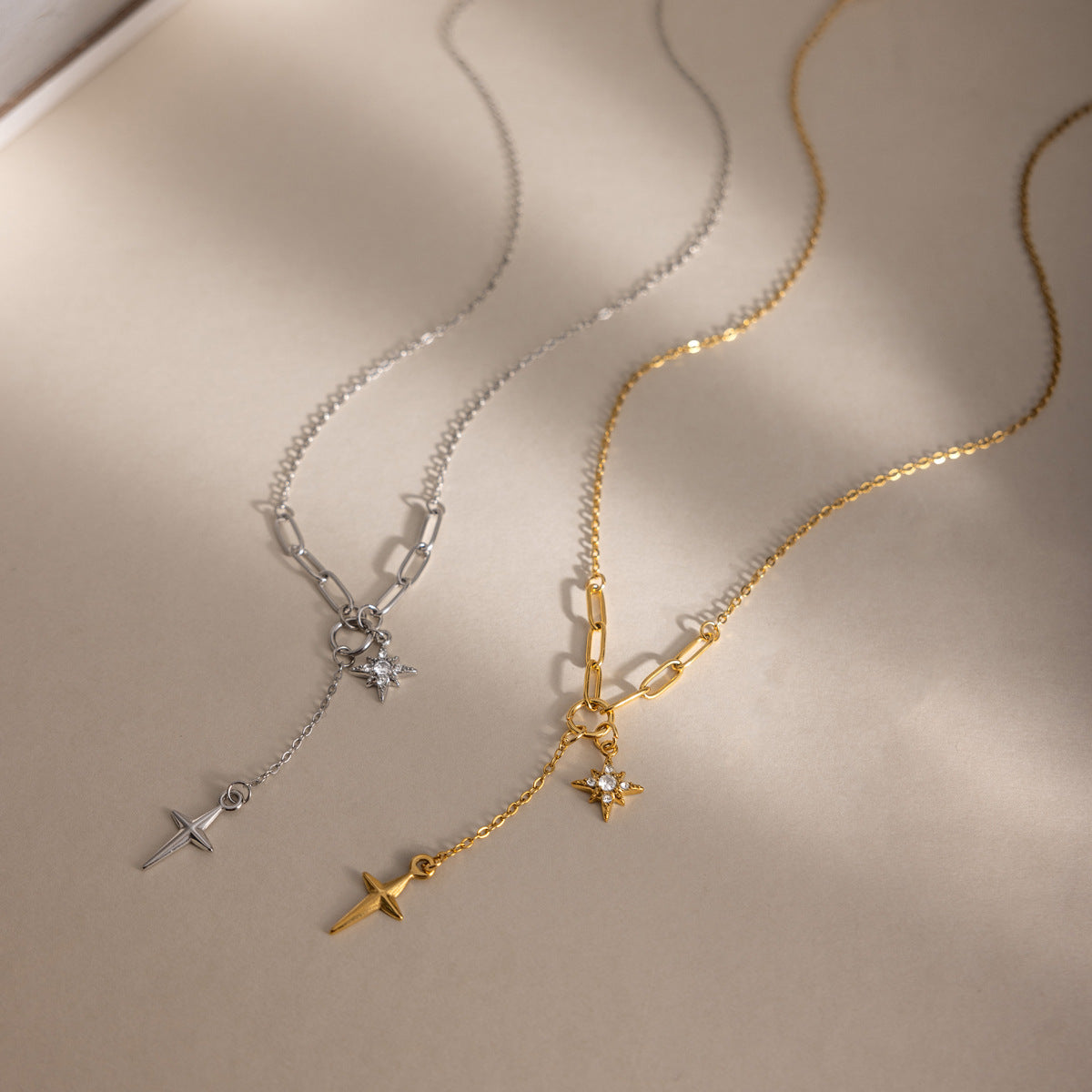 Damen Halskette mit modernen Sternanhängern und verstellbarem Edelstahl-Design Shop Nory