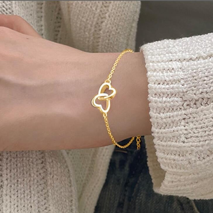 Damenarmband mit dreifachem Herzdesign Shop Nory