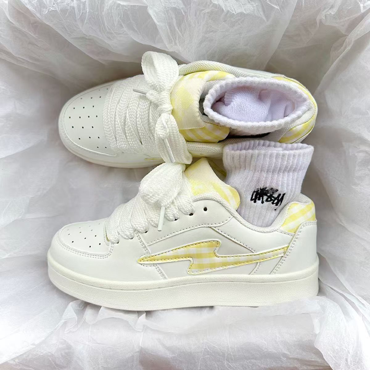 Damen Sneakers im modernen Karo-Design mit atmungsaktiven Materialien