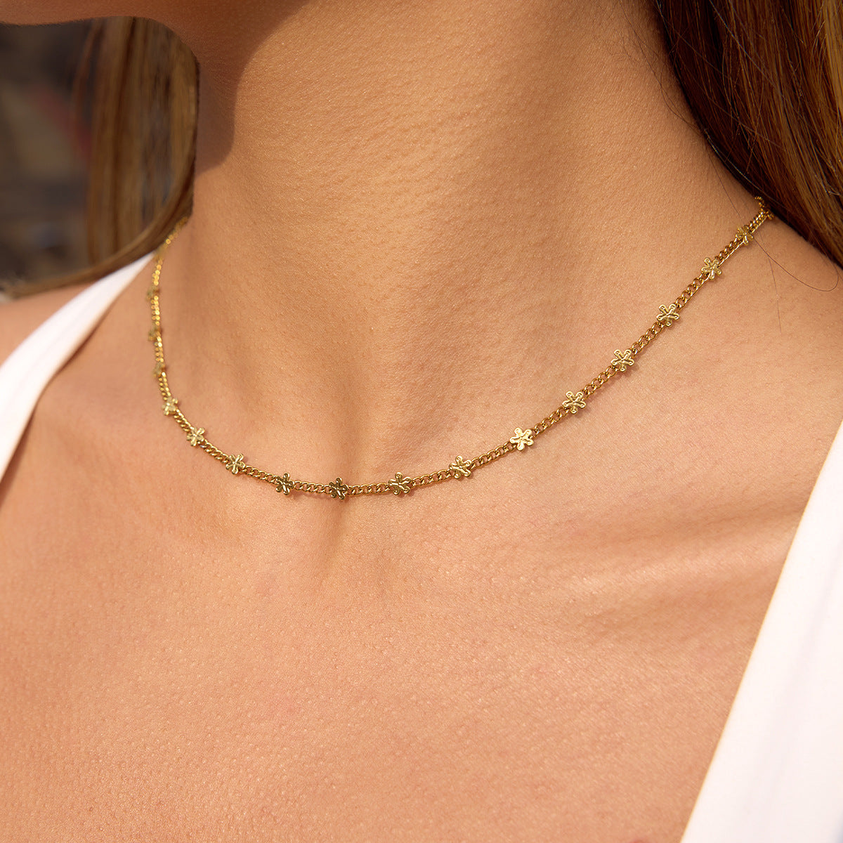 Damen Halskette mit eleganten Blumenanhängern und verstellbarem Edelstahlverschluss Shop Nory