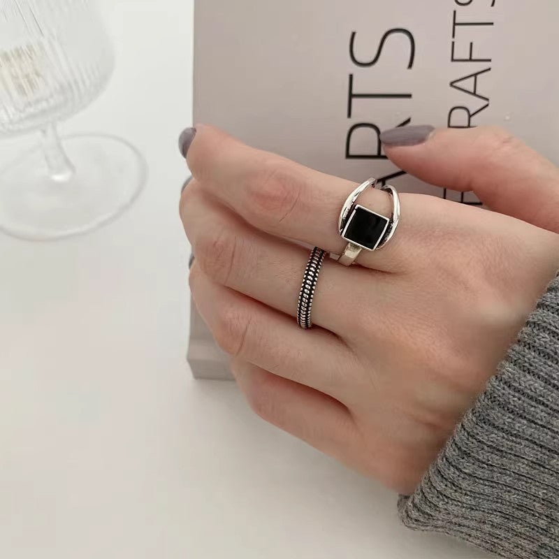 Damen moderner und eleganter Ring mit quadratischem Onyx Shop Nory