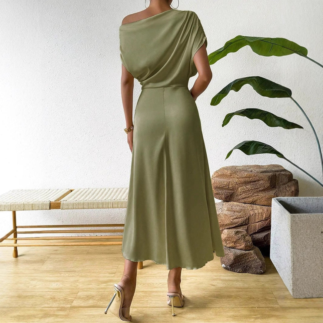 Damen Elegantes und fließendes Abendkleid mit asymmetrischem Schnitt