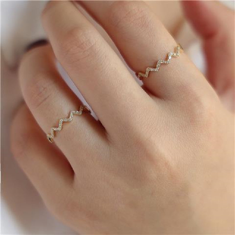 Damen Zigarrenförmiger Ring mit funkelnden Zirkonia Shop Nory