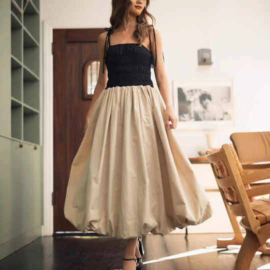 Damen Midikleid mit Smok‑Büste, Bindeträgern und ballonigem Volantrock Shop Nory