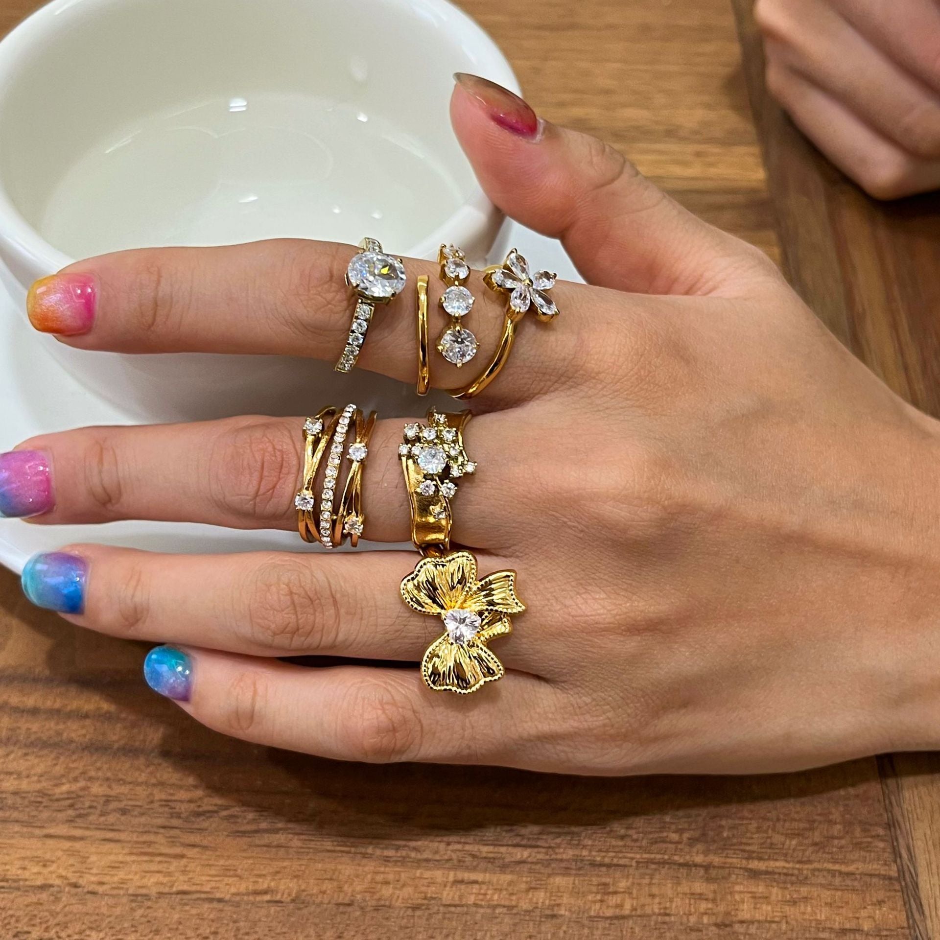 Damen eleganter Ring mit funkelndem Zirkonia-Shop Nory