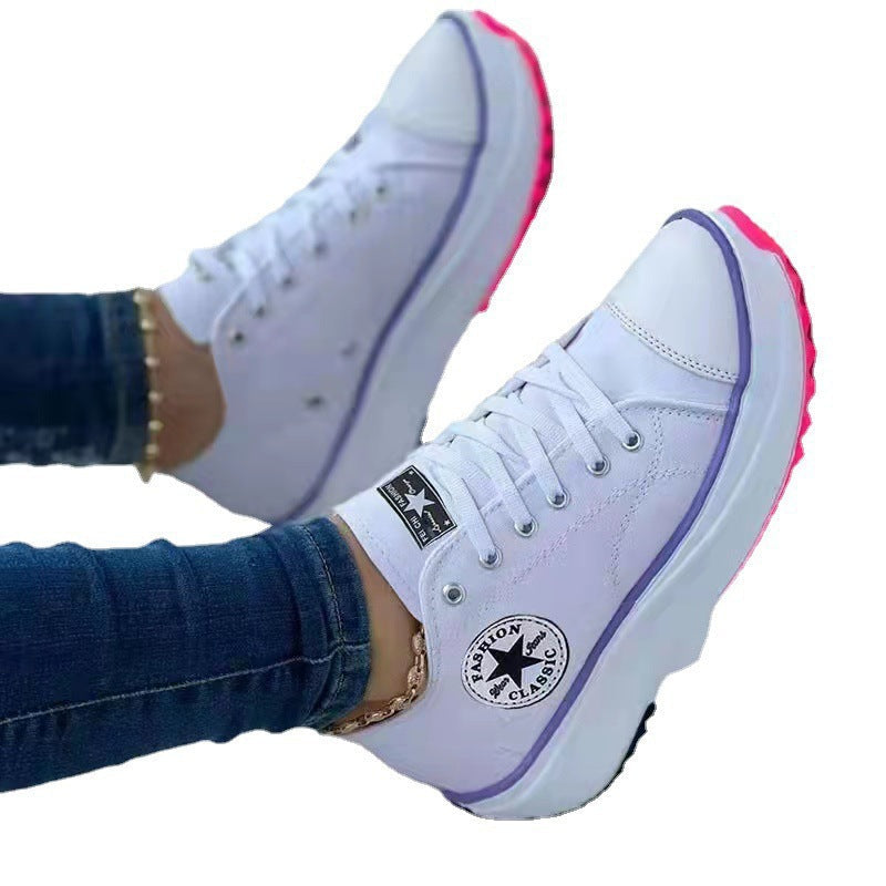 Damen Plateau-Sneaker mit modischen Details und rutschfester Laufsohle