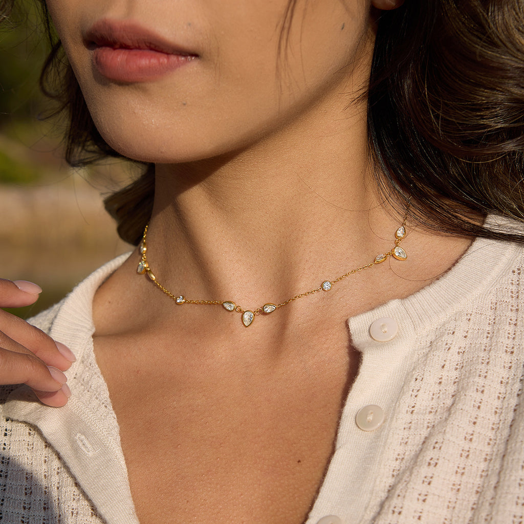 Damen Halskette mit funkelnden Zirkonia und verstellbarem Design Shop Nory