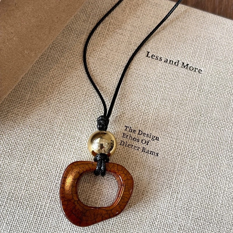 Damen Halskette mit modernem, geometrischem Anhänger und hochwertiger Gliederung Shop Nory
