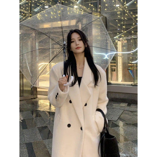 Damen Langer Teddy-Mantel im Oversize-Schnitt mit doppelreihiger Knopfleiste und breitem Revers Shop Nory
