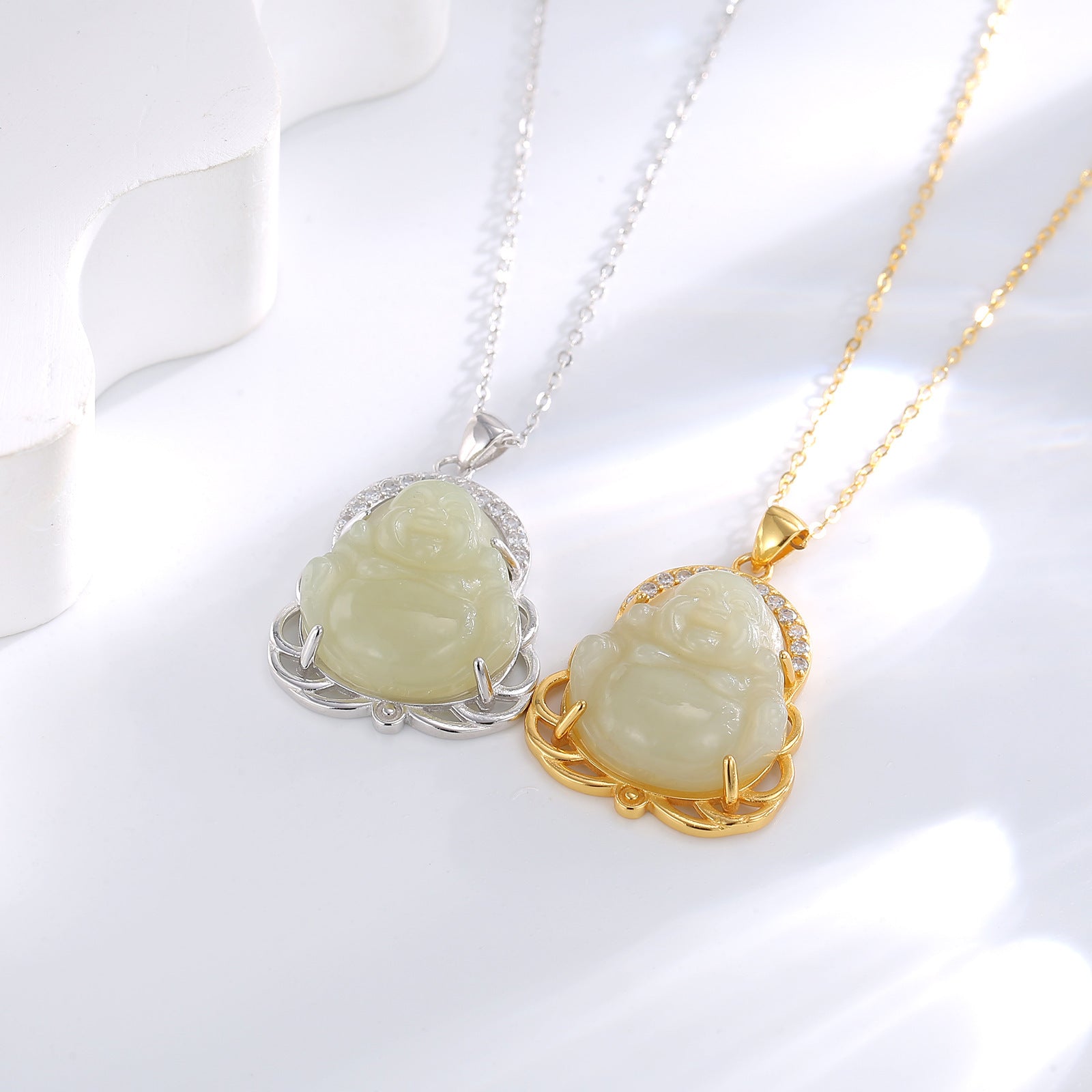 Damen Halskette mit Buddha-Anhänger und funkelnden Zirkonia Shop Nory