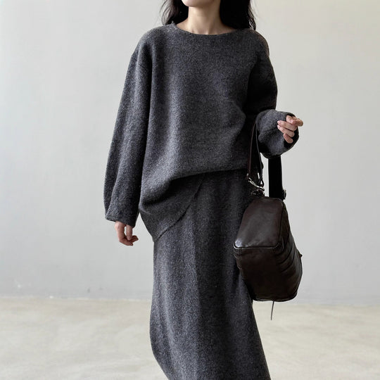Damen Kuscheliges Strick-Set Oversize-Pullover mit weitem Rundhalsausschnitt und Midirock Shop Nory