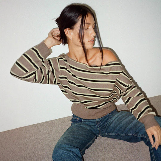 Damen Feinstrick-Boatneck-Pullover mit asymmetrischem Schulterfall, breitem Rippbund und lässigen Ballonärmeln Shop Nory