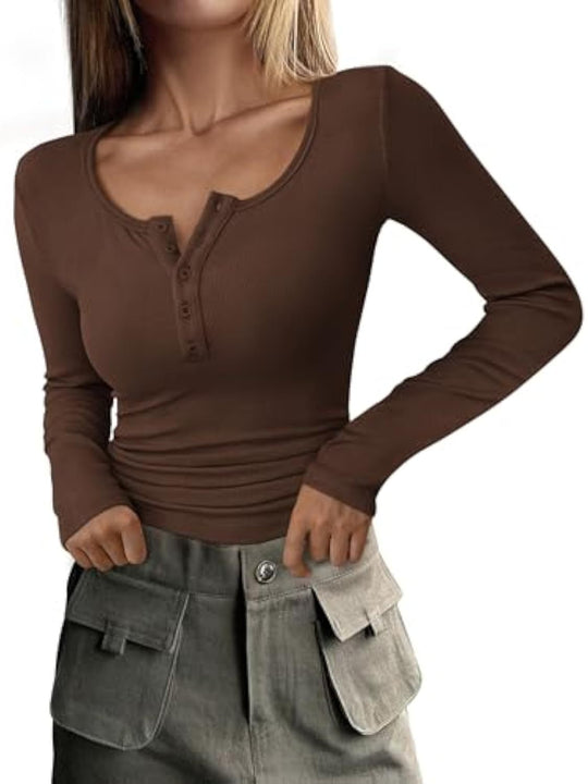Damen Langärmeliges Rippshirt mit Henley-Knopfleiste und taillierter Passform Shop Nory