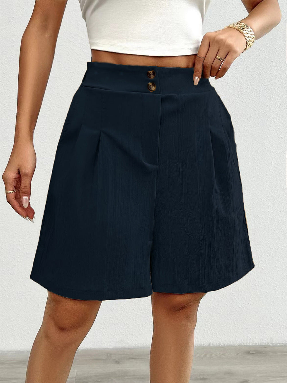 Damen Elegante Shorts mit Knopfverschluss und faltigem Design