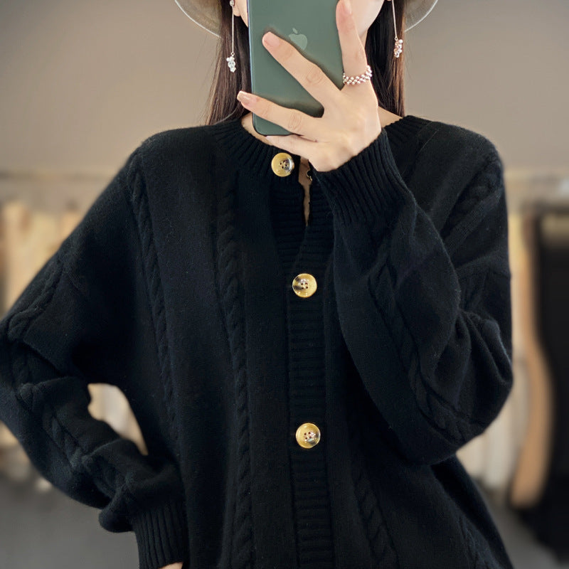 Damen Kaschmirähnlicher Zopfmuster‑Cardigan mit Rundhals und Hornoptikknöpfen Shop Nory