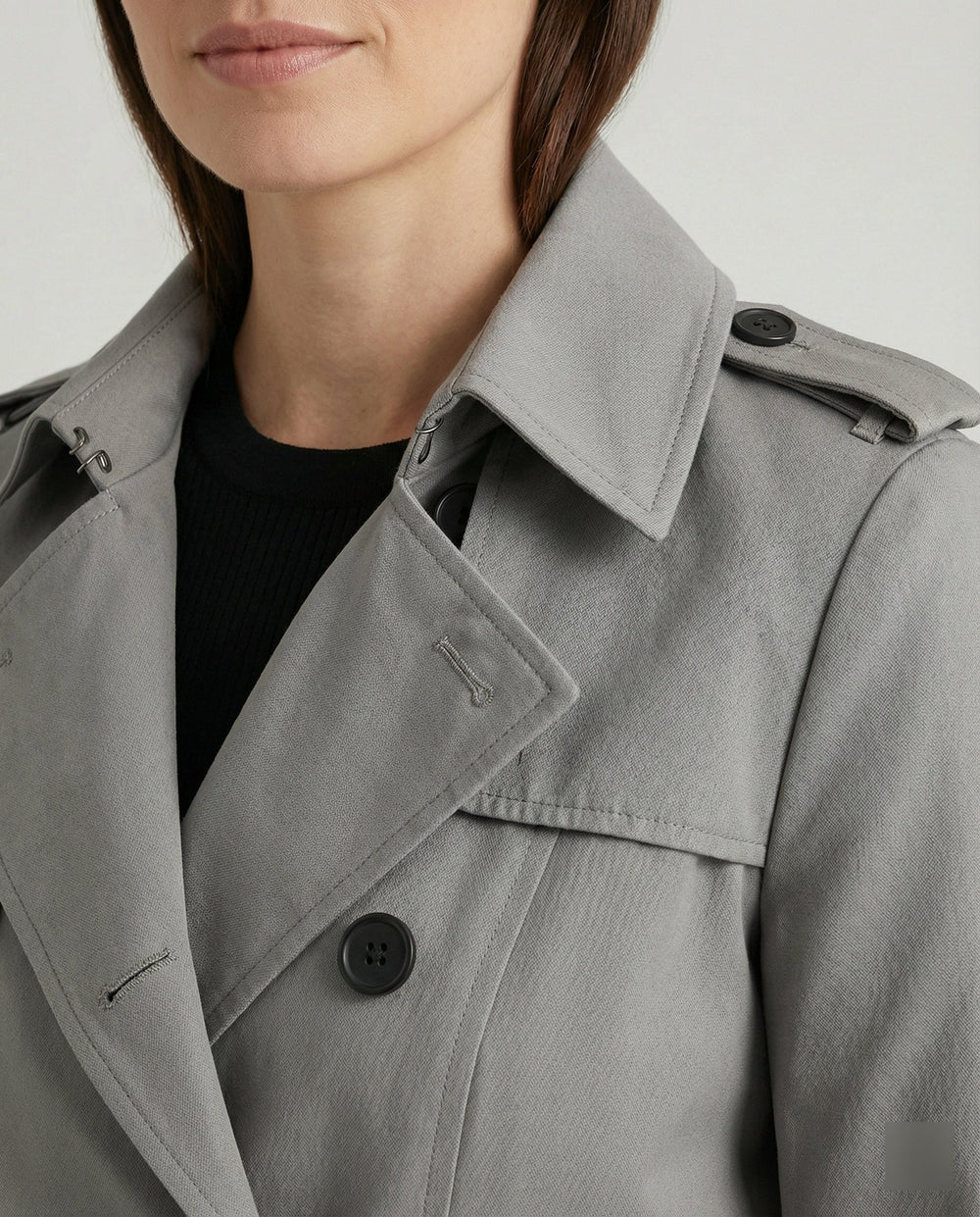 Damen Fashion Trends weit geschnittener doppelreihiger Trenchcoat mit Taillengürtel und Schulterpatten
