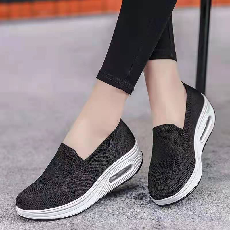 Damen Slip-On Sneakers mit atmungsaktivem Obermaterial und stoßdämpfender Sohle