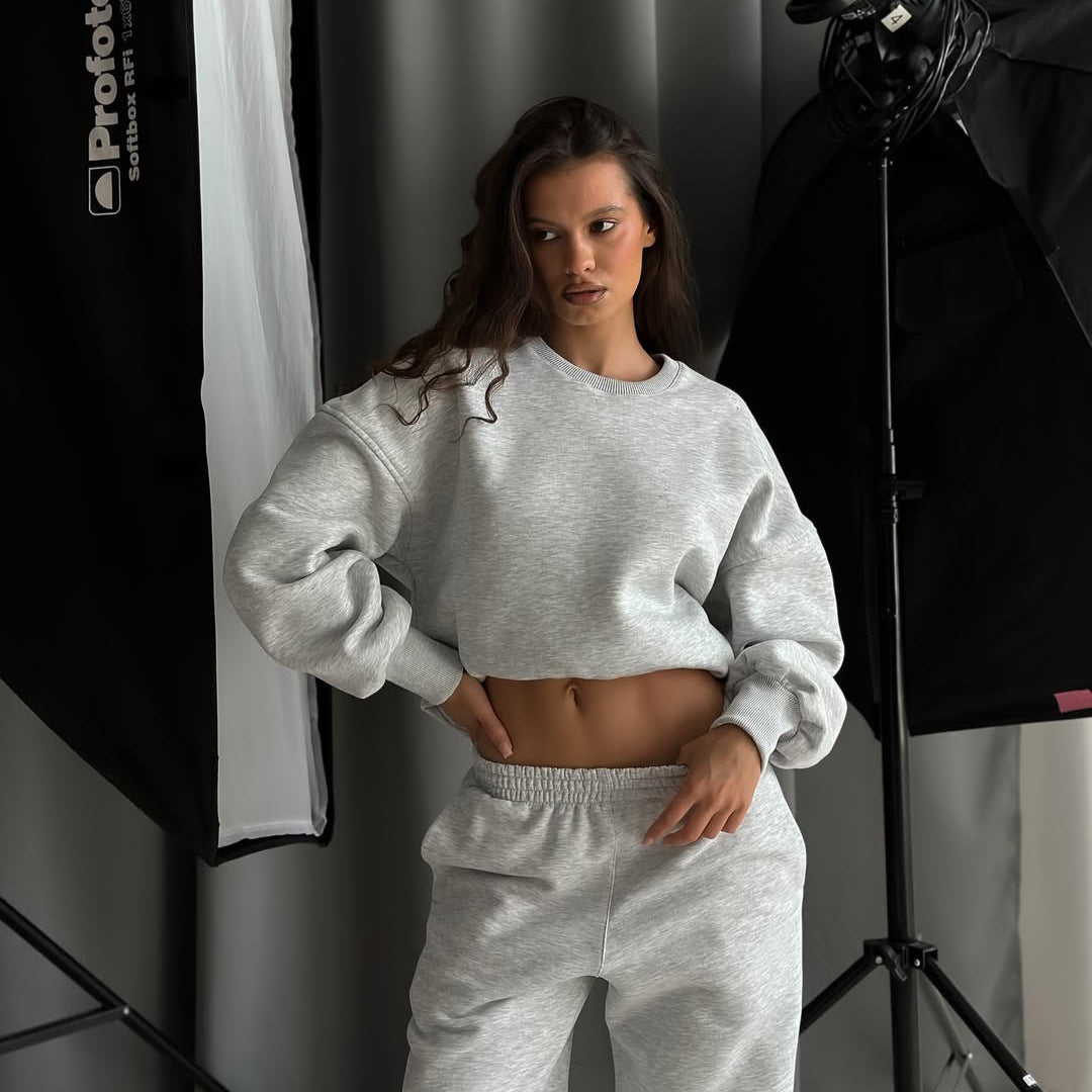 Damen lässiger Sport-Loungewear-Anzug mit crop Schnitt und weitem Bein