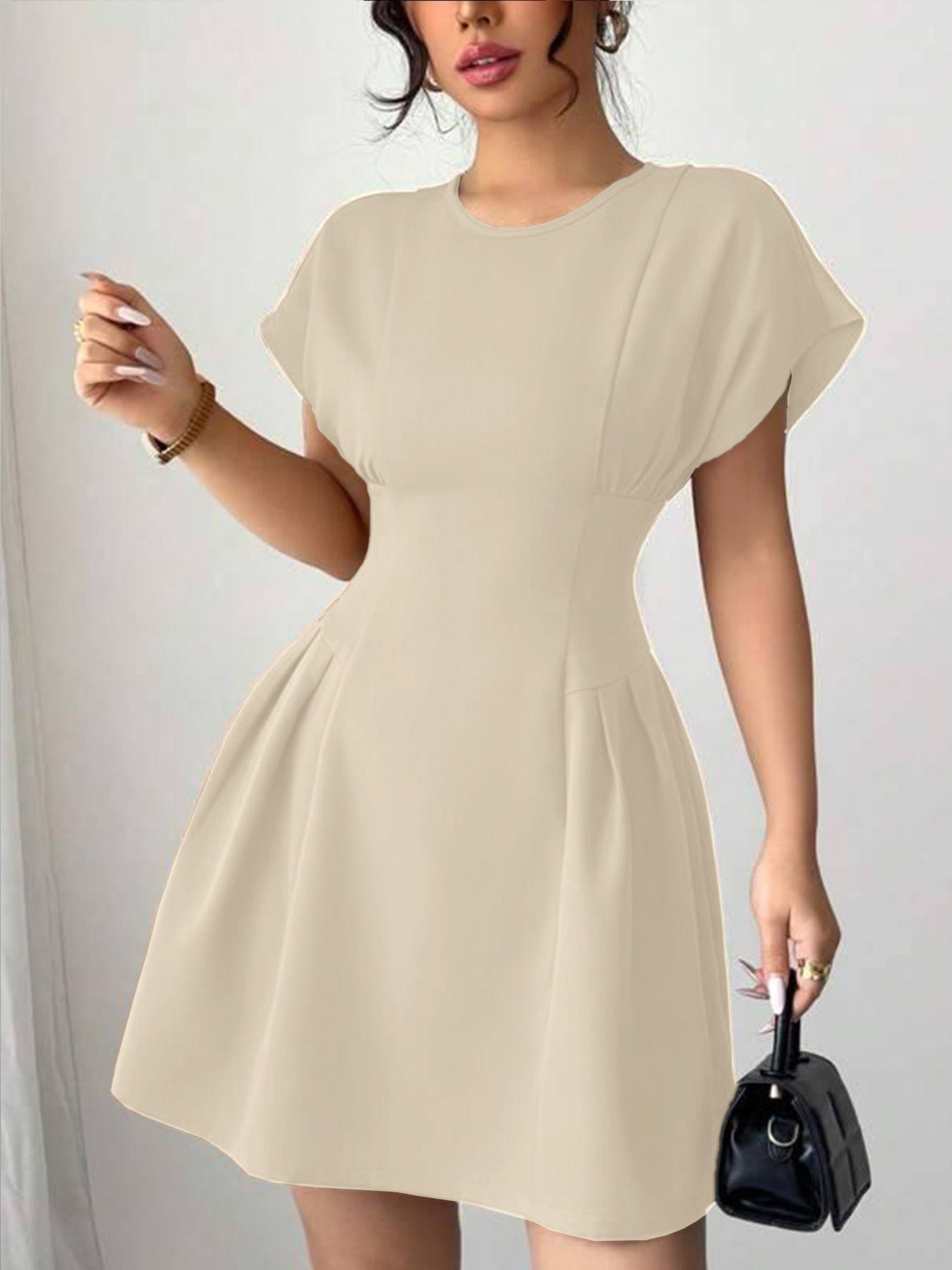 Damen Wickelkleid mit elegantem Schnitt und fließendem Rock
