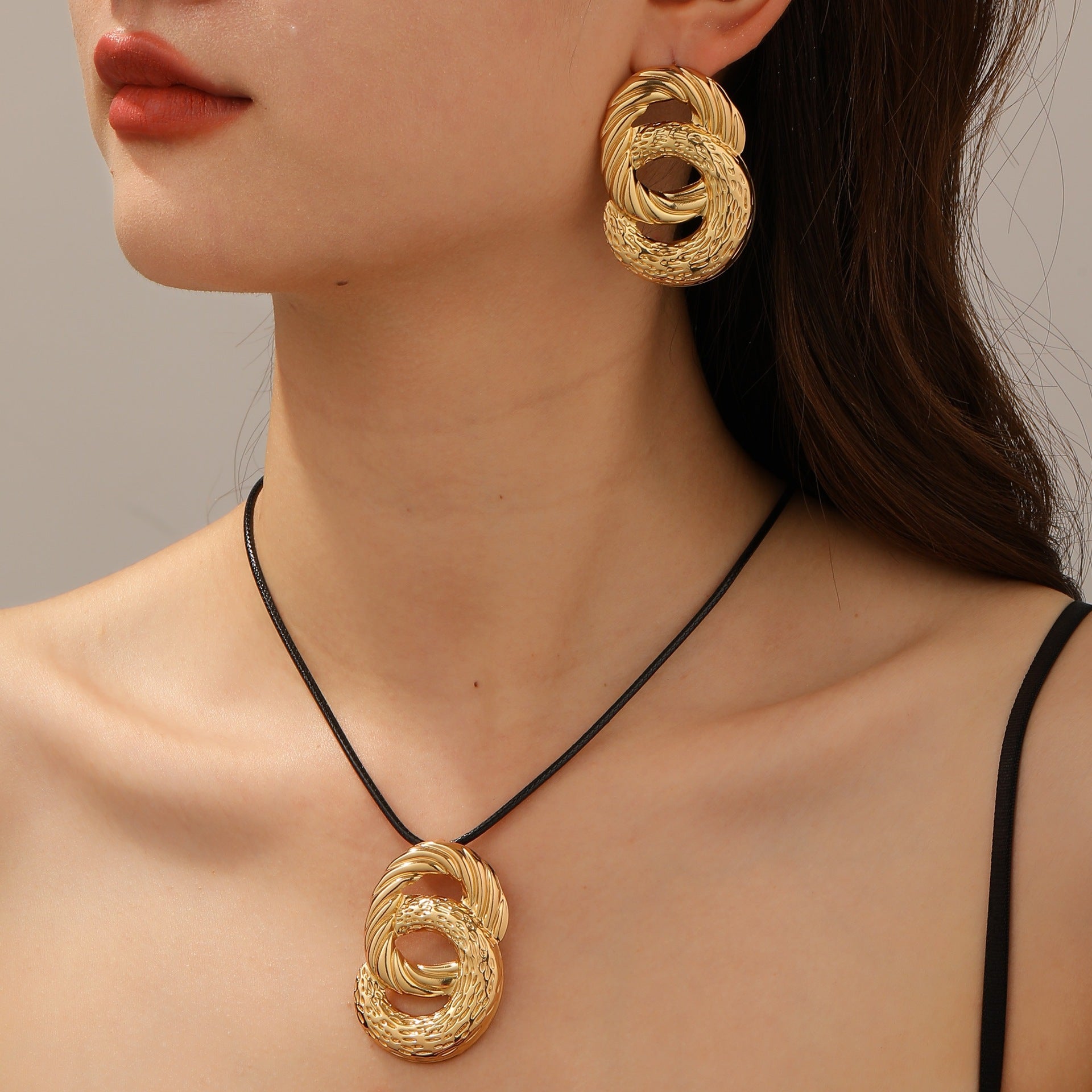 Damen Ohrschmuck Set mit kunstvollem Knoten-Design Shop Nory