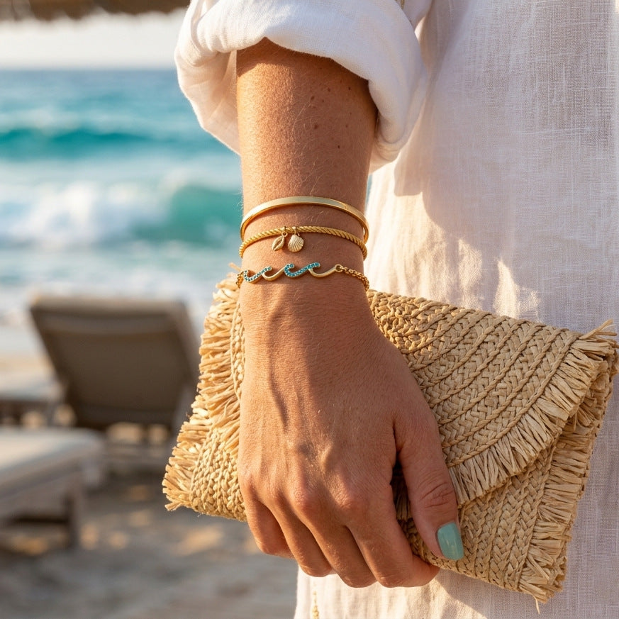 Damen Armband mit kunstvollem Wellen-Design und funkelnden Zirkonia-Elementen Shop Nory