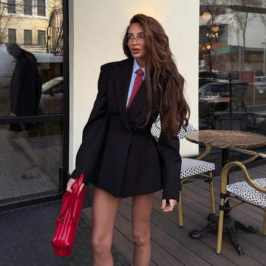 Damen Tailliertes Blazerkleid mit markanter Schulterpartie und Ein-Knopf-Verschluss Shop Nory