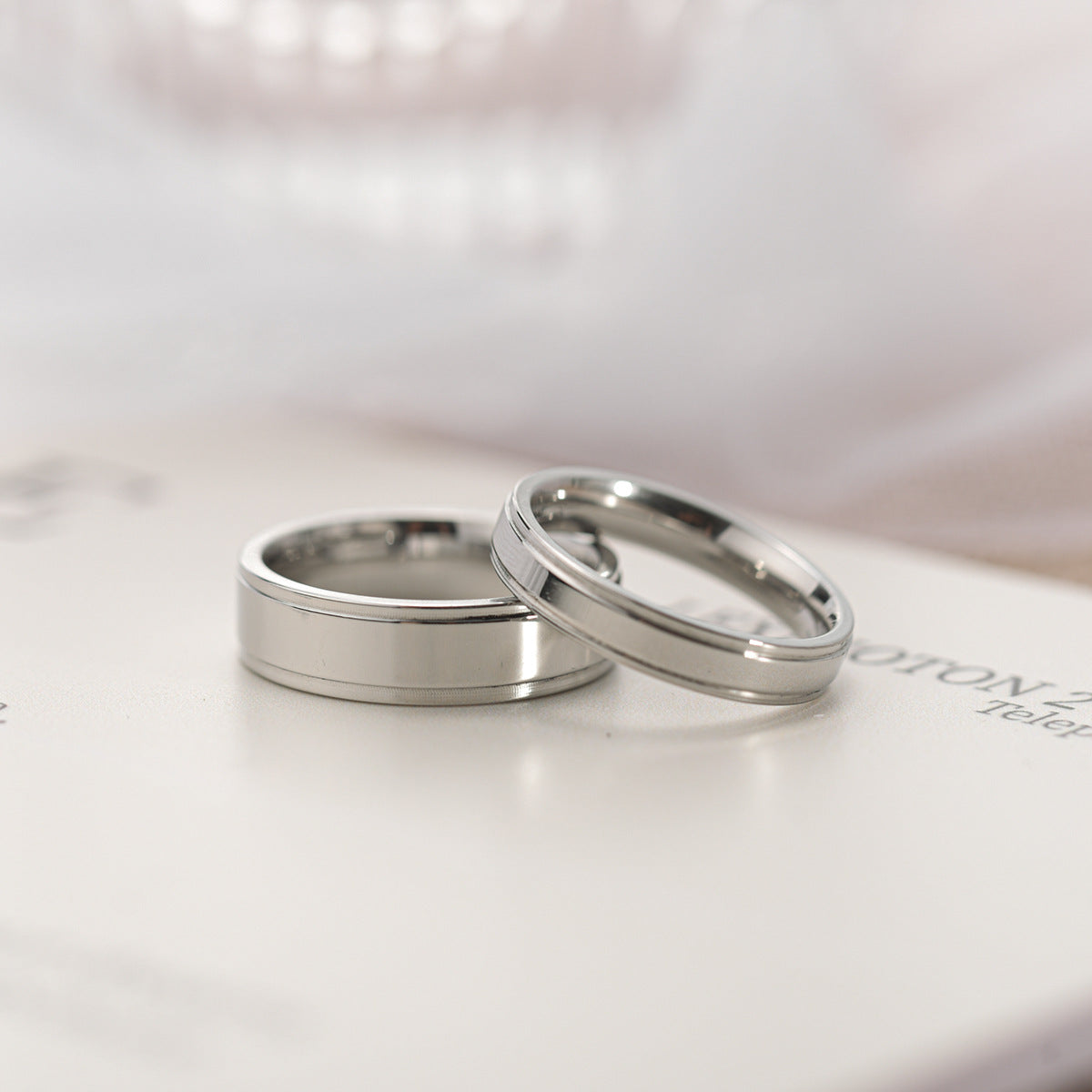Herren Ring mit elegantem, poliertem Design und minimalistischer Linienführung Shop Nory