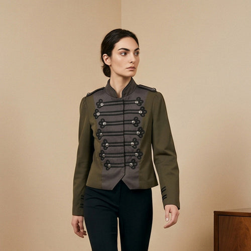 Damen Kurz geschnittener militärinspirierter Blouson mit Zierkordeln Shop Nory