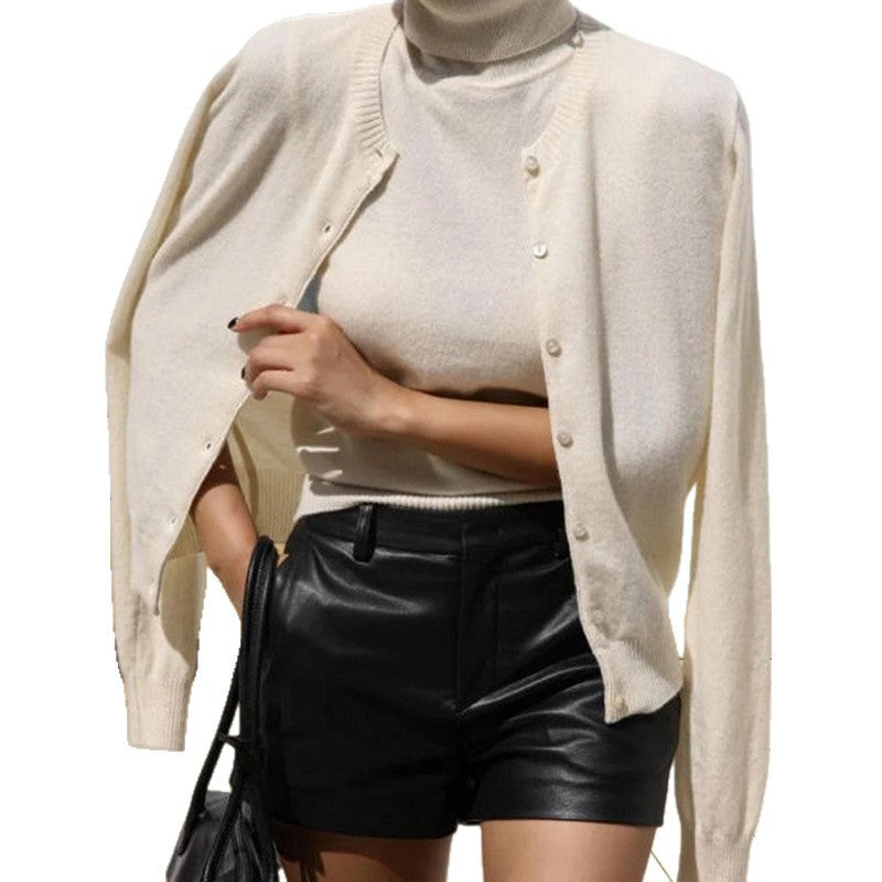 Damen Strickoberteil mit eleganter Knopfleiste und modernen Details
