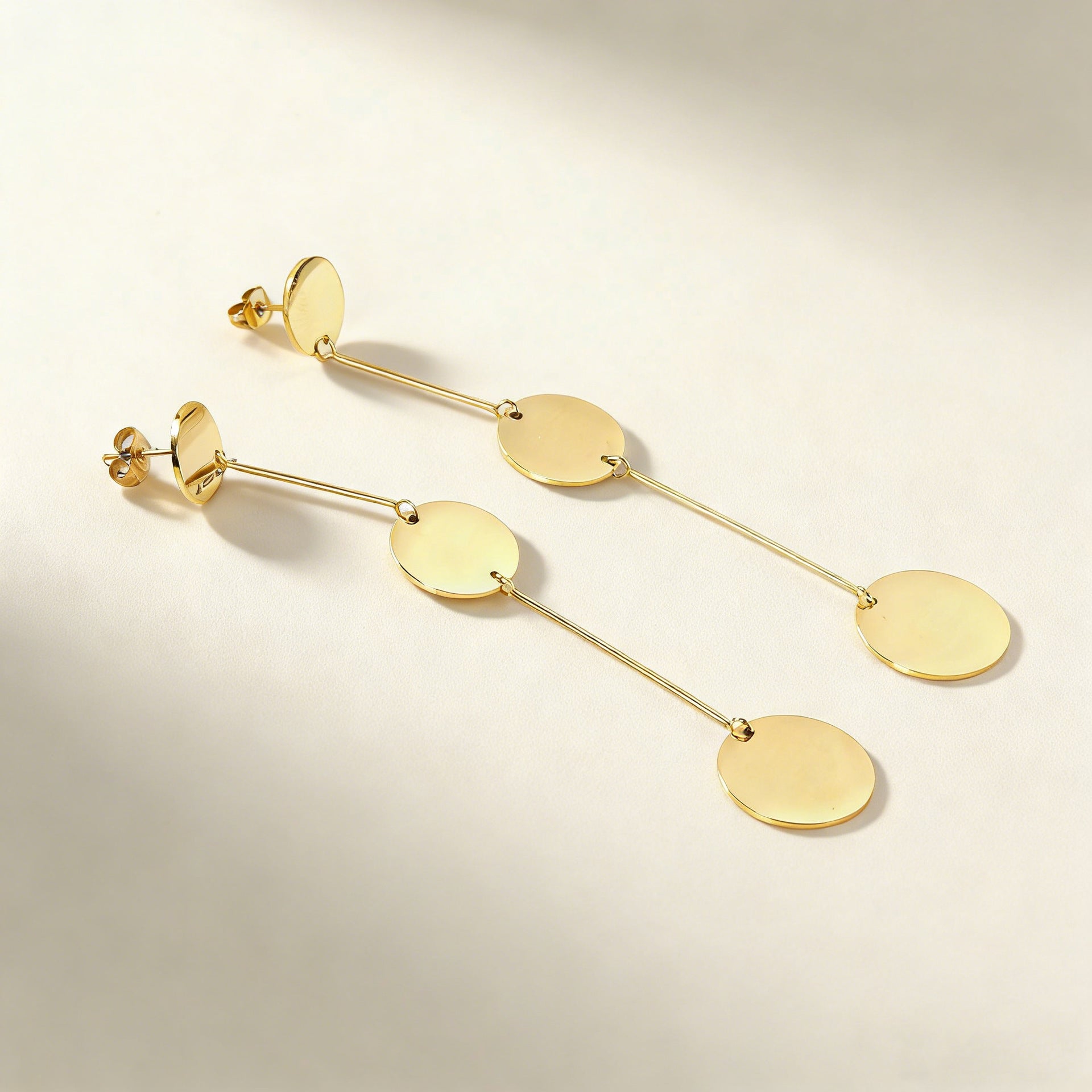 Damen Hängende Ohrstecker mit modernem Ketten-Design und vielseitigem Goldfinish Shop Nory