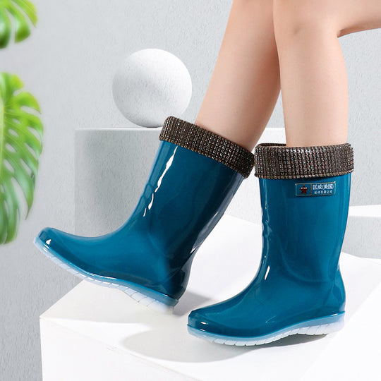Damen Mittelhohe wasserdichte Gummistiefelette mit glänzender PVC‑Optik und rutschfester Sohle Shop Nory