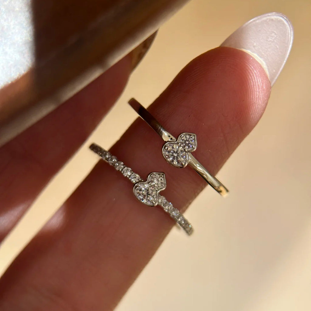 Damen zierlicher Ring mit funkelndem Herzdesign und kristallklaren Zirkonia Shop Nory