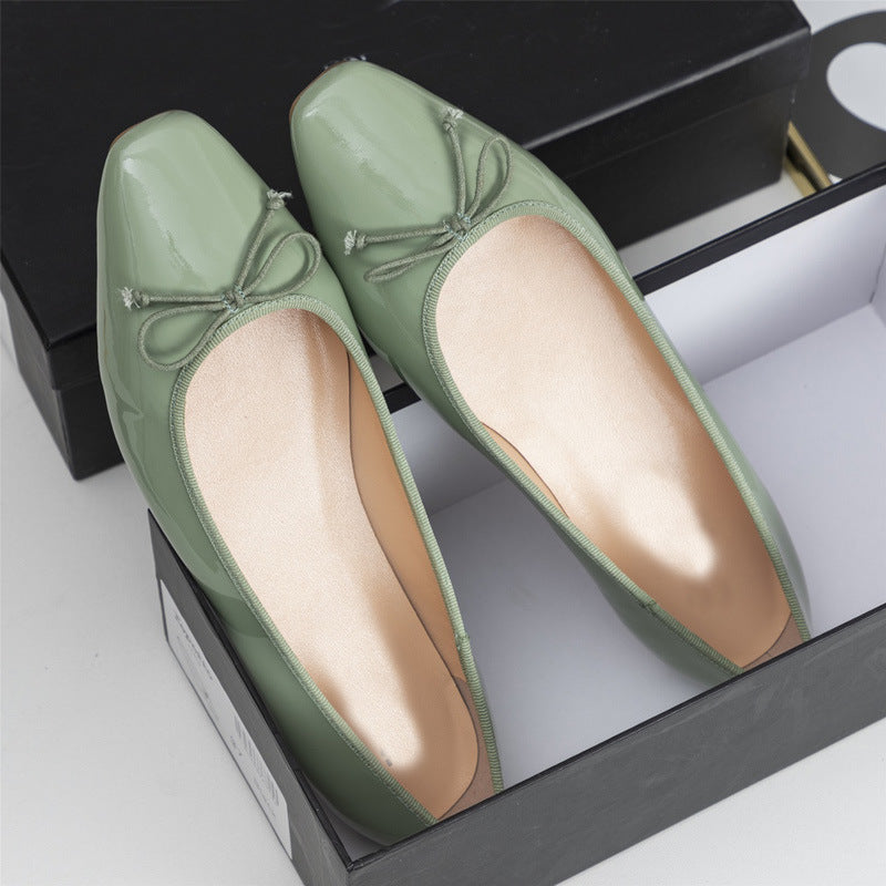 Damen elegante Ballerinas mit feinem Lackleder-Obermaterial und modischem Schleifen-Detail Shopnory