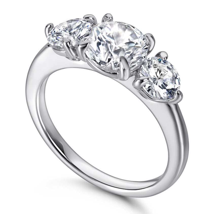 Damen Eleganter Diamantring mit drei funkelnden Steinen Shop Nory