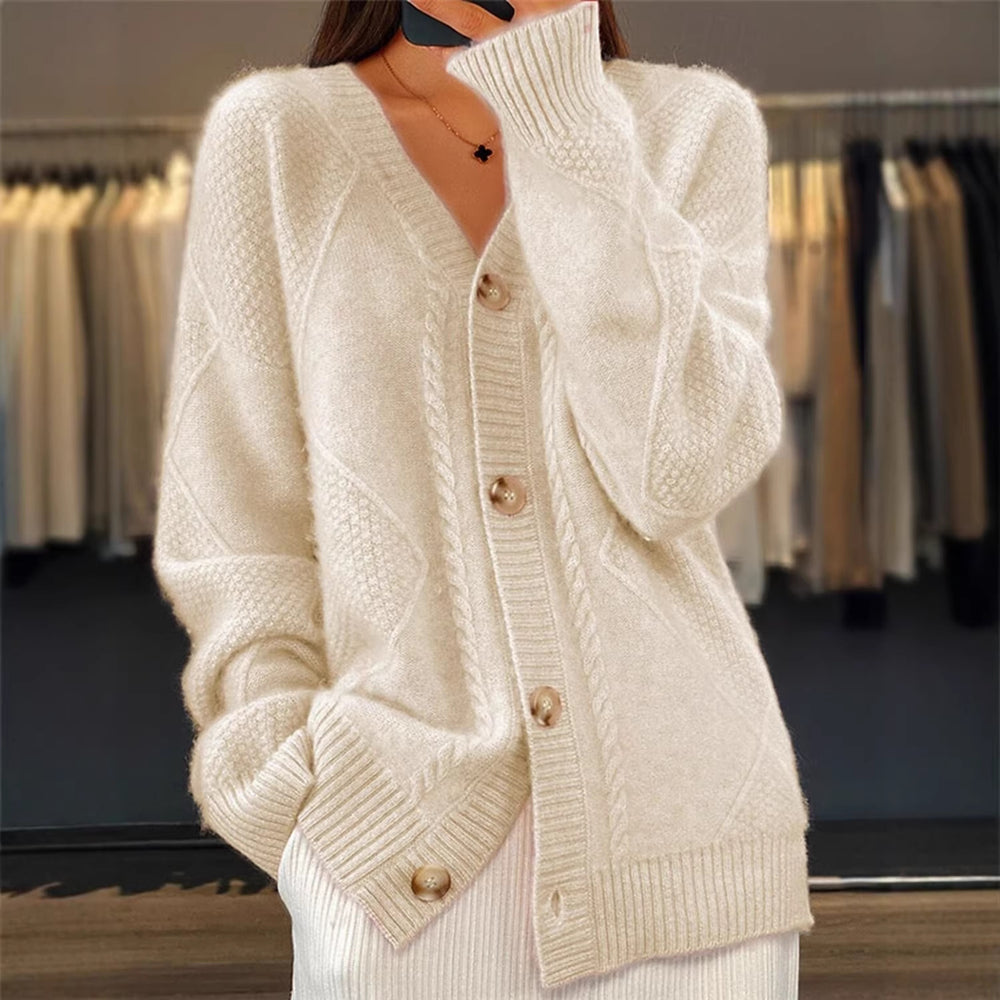 Damen Oversize Strickcardigan mit Zopfmuster V-Ausschnitt und Perlmuttknöpfen Shop Nory