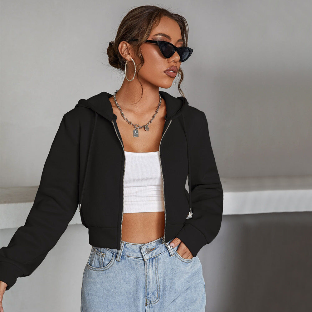 Damen kurze Kapuzenjacke mit durchgehendem Reißverschluss taillierter Silhouette und elastischen Bündchen Shop Nory