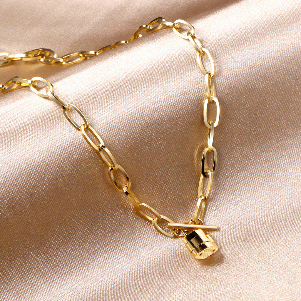 Damen Edelstahl Kette mit herzförmigem Anhänger und elegantem Toggleverschluss Shop Nory