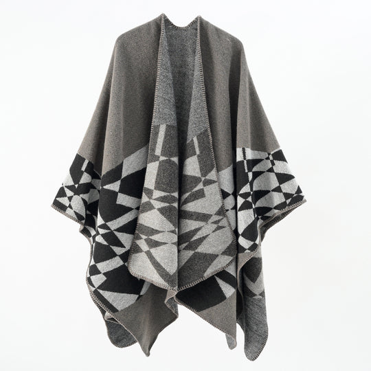 Damen Großer Strickponcho im Cape‑Schnitt mit Ziernaht und geometrischem Intarsia Shop Nory
