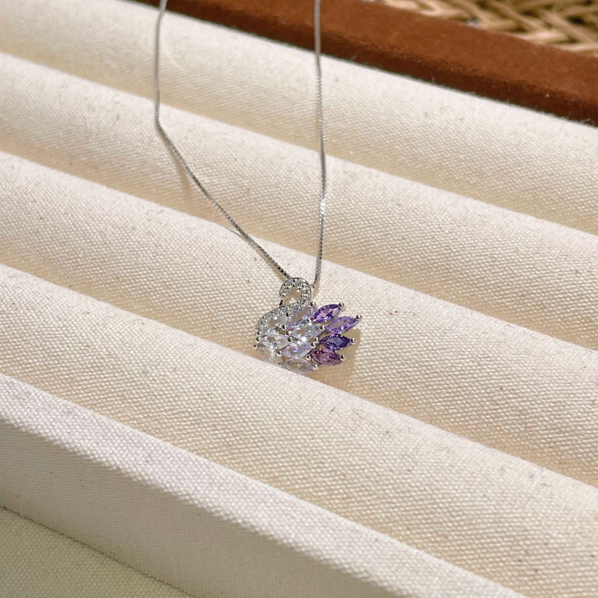 Damen elegante Halskette mit kunstvollem Blumendesign Shop Nory