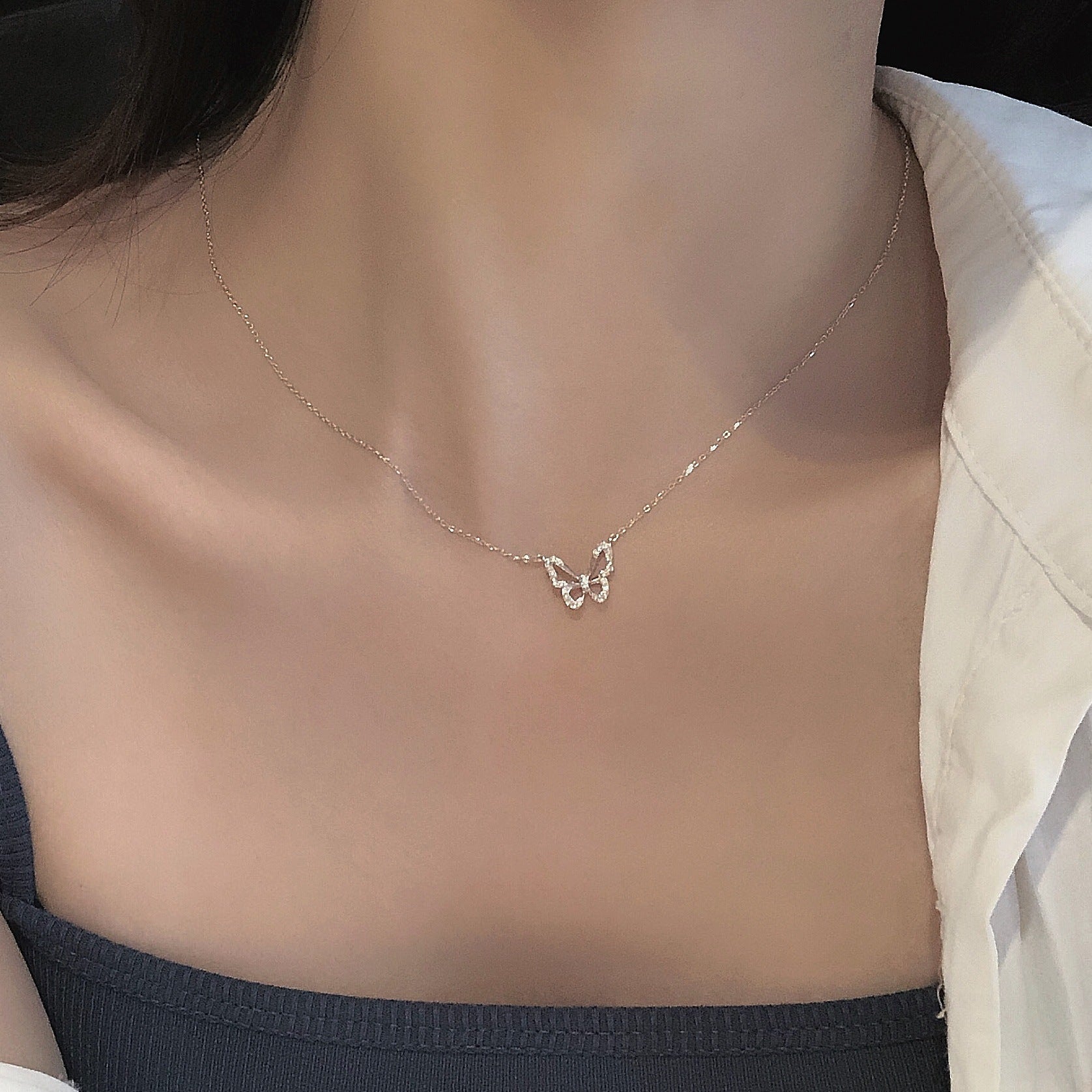 Damen filigrane Halskette mit zartem Schmetterlingsanhänger Shop Nory