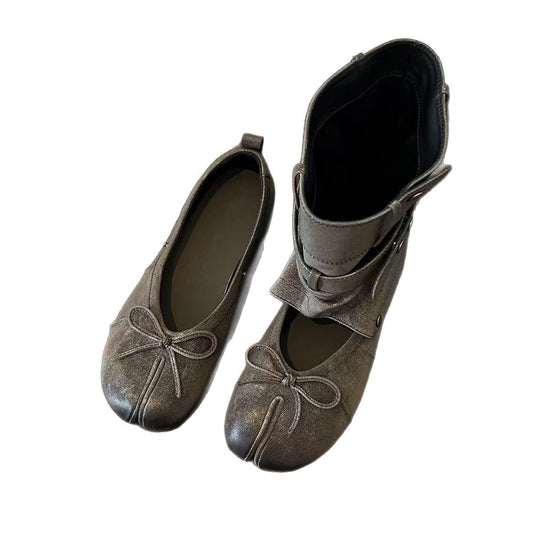 Damen Tabi-inspirierte Veloursleder-Ballerina mit Kappnaht und Schleifen-Detail Shop Nory