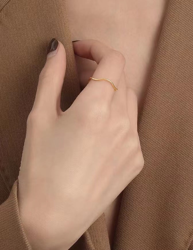 Damen Wellenförmiger Minimalistischer Goldring Shop Nory