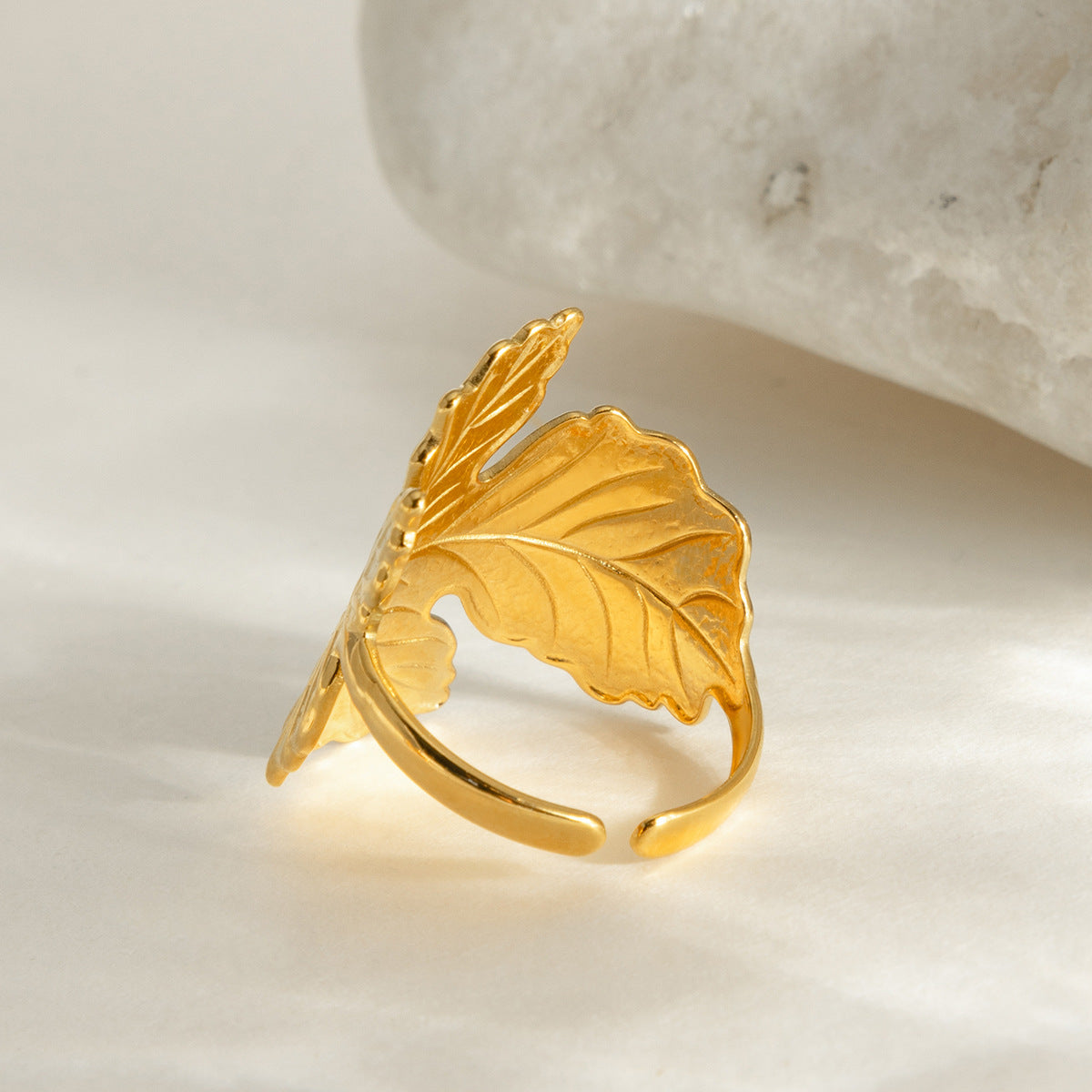 Damen Eleganter und modischer Ring aus rostfreiem Stahl mit Blattdesign Shop Nory