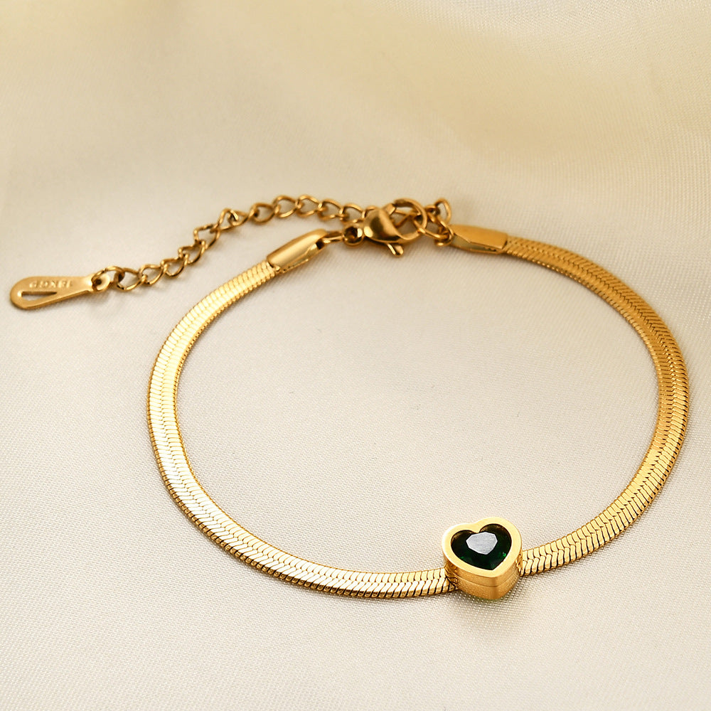 Damen Armband mit grünem Herz-Anhänger und elegantem Drahtdesign Shop Nory