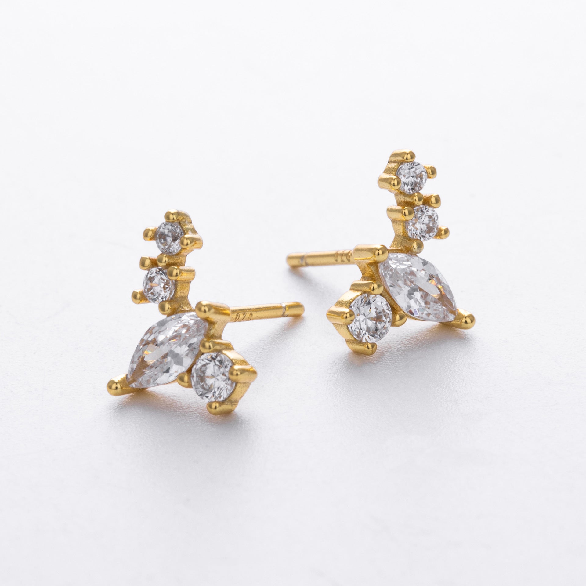 Damen Ohrstecker mit funkelnden Zirkonsteinen und hochwertiger 925 Sterlingsilberfassung Shop Nory
