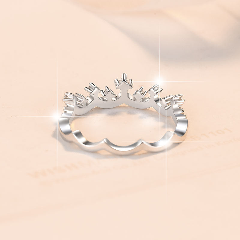 Damenring mit elegantem Wellenmuster und funkelnden Zirkonia Shop Nory