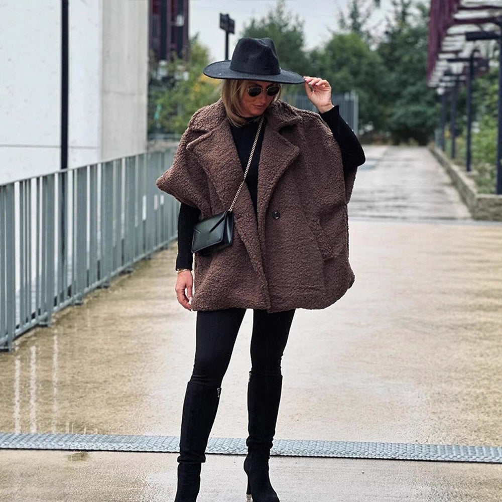 Damen Kurzes Teddy-Cape mit Reverskragen und verdeckter Knopfleiste Shop Nory